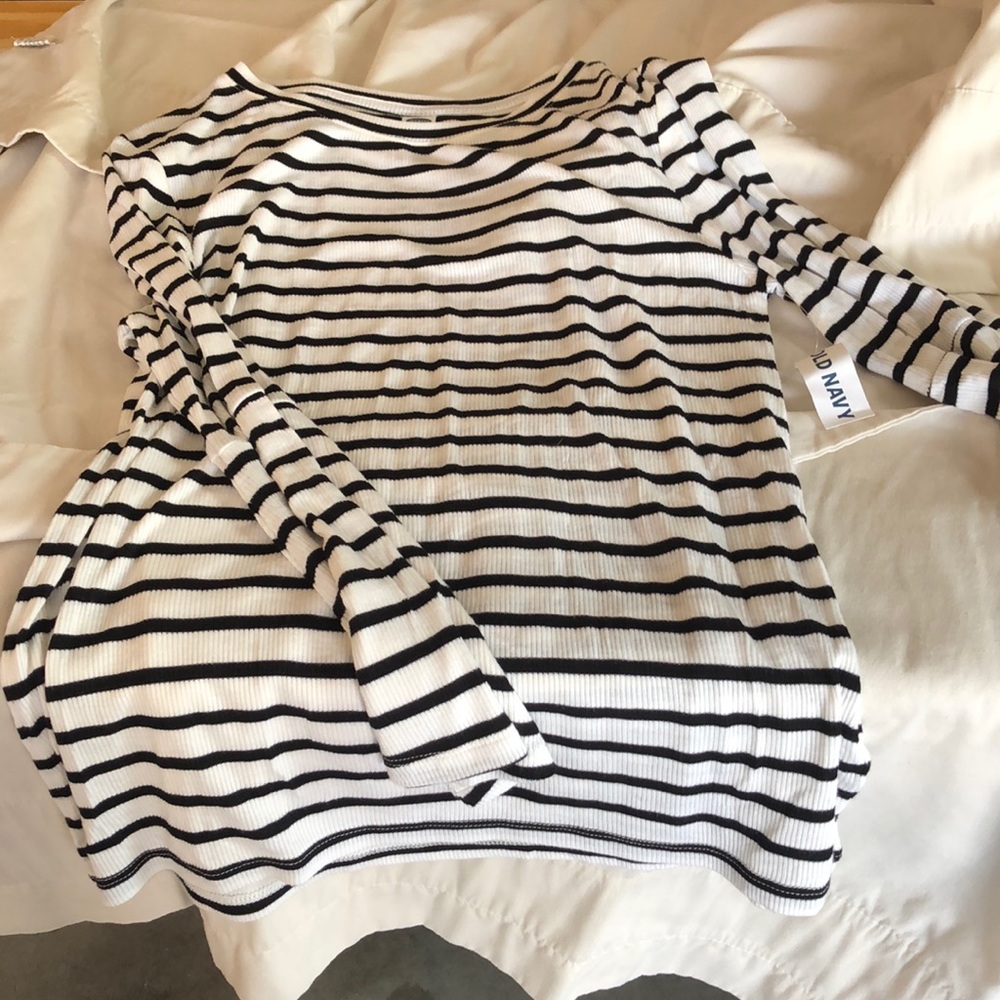 Small Old Navy striped shirt with flouncy sleeve